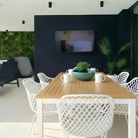 Villa 1 *