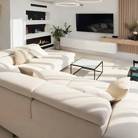 Villa 1 *