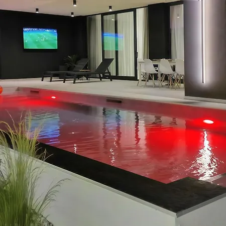 1 Villa *