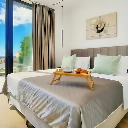 Villa 1 *