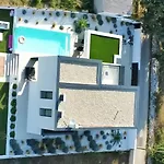 1 Villa *