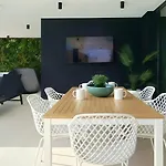 Villa 1 *