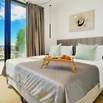 Villa 1 *