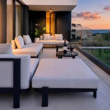 Villa 1 *
